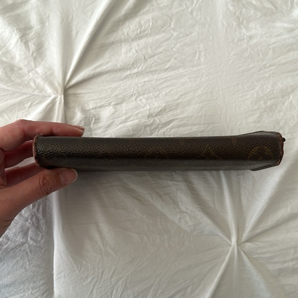 LV Sarah Long Wallet on Chain - Picture 14 of 15